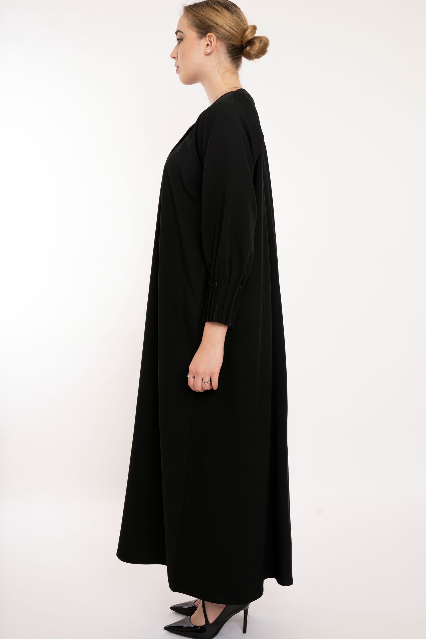 Minimal Black queen sleeve  Abaya