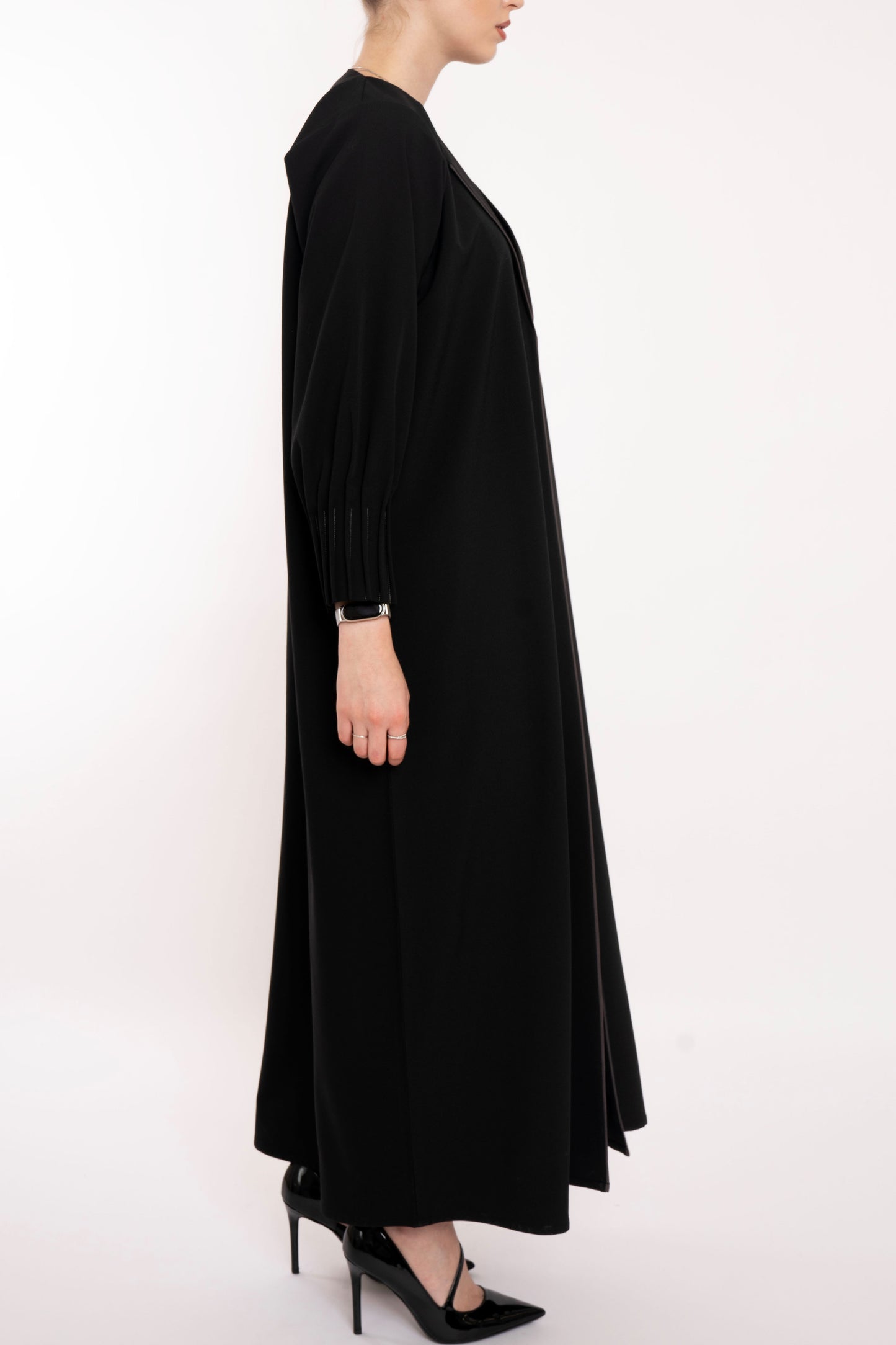 Minimal Black queen sleeve  Abaya