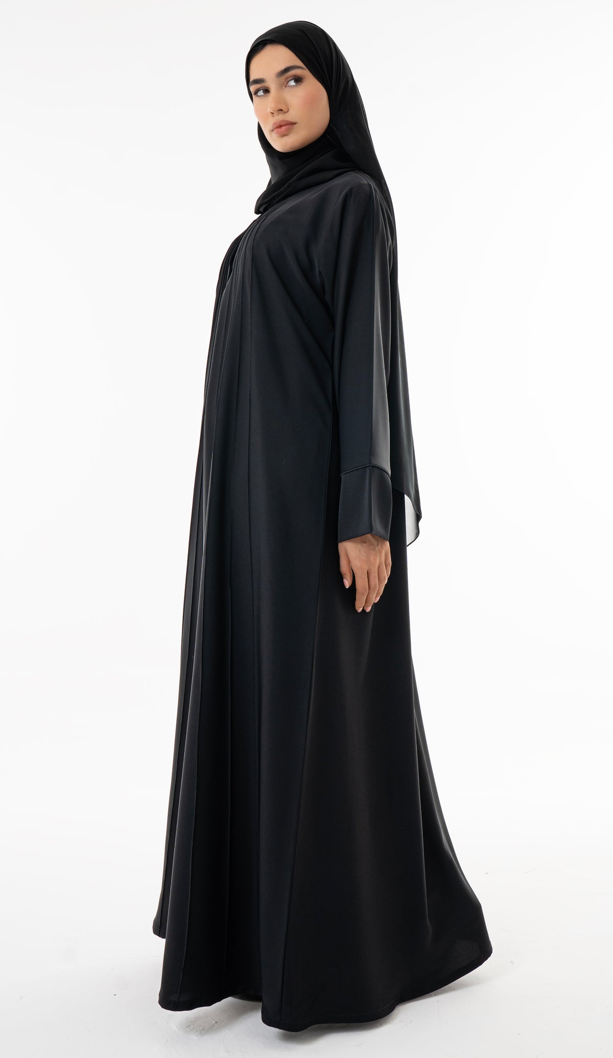 Elegant Pin-tuck Detailing On The Front Panel Of The Abaya Black