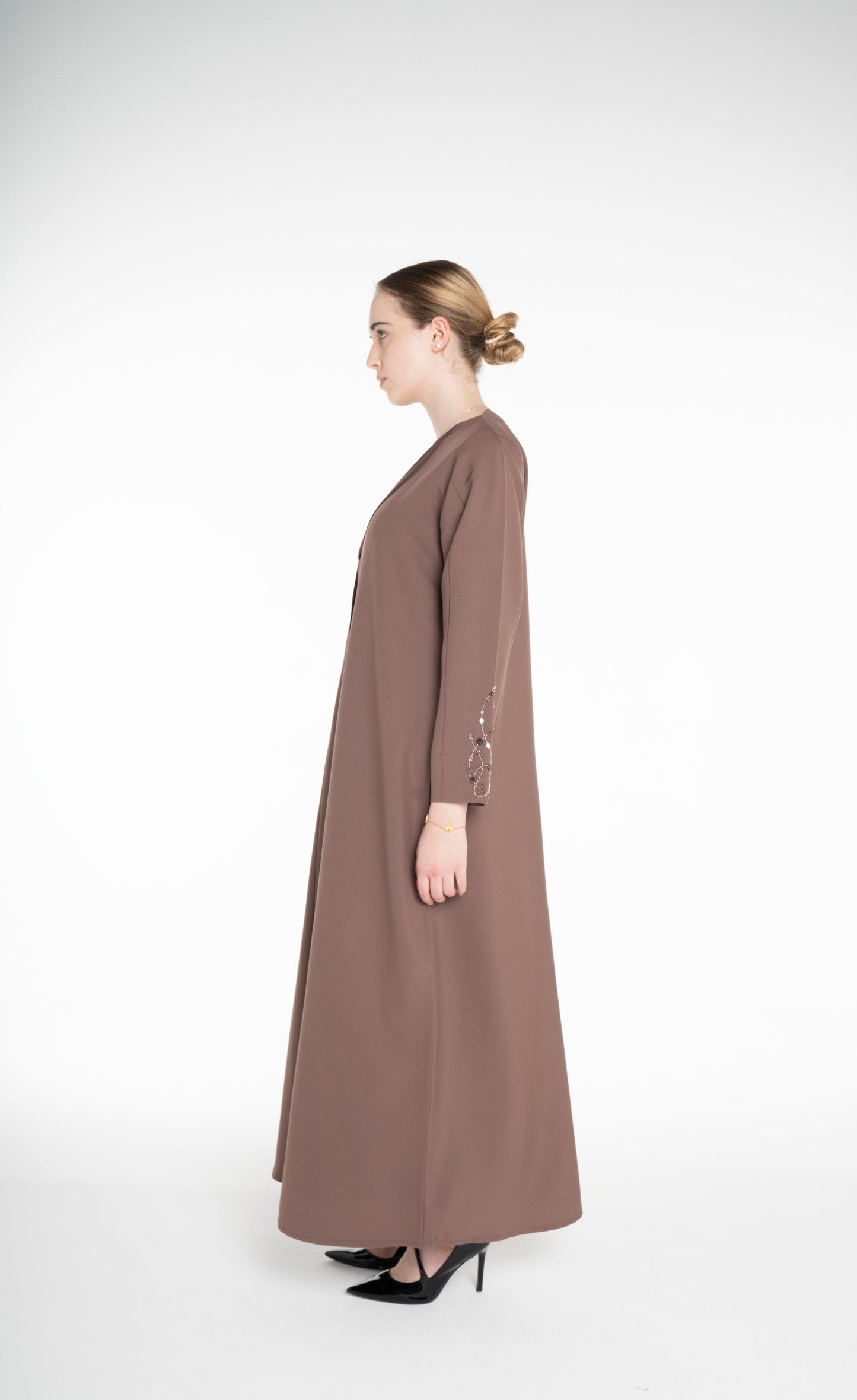Minimal embellished coat Style  Brown Abaya