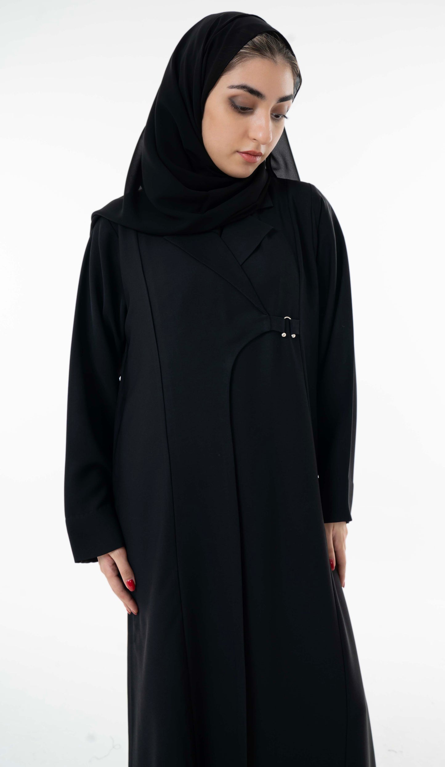 Black Abaya With Notched Collar And An Elegant Metallic Buckle