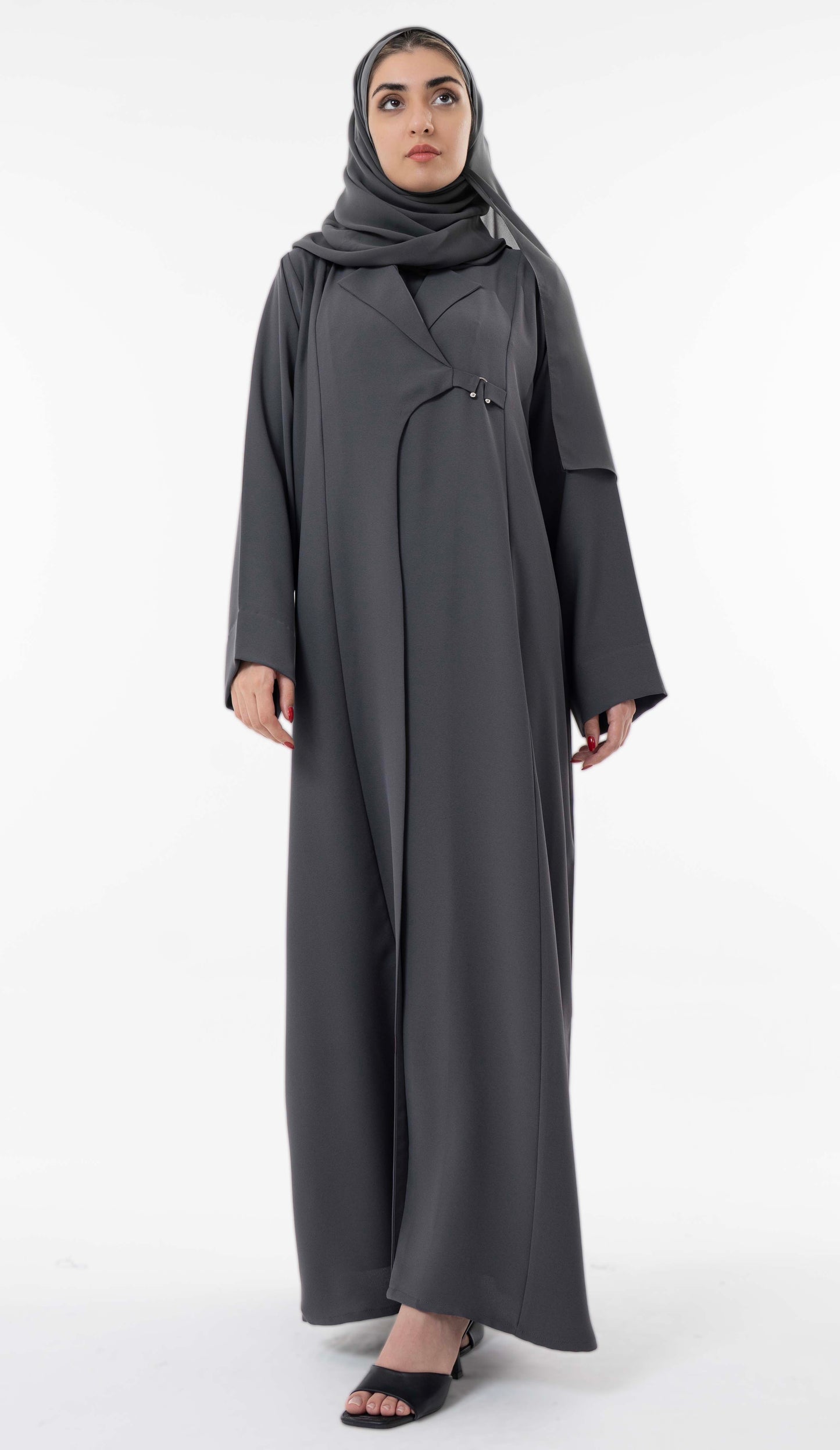 Grey Abaya With Notched Collar And An Elegant Metallic Buckle