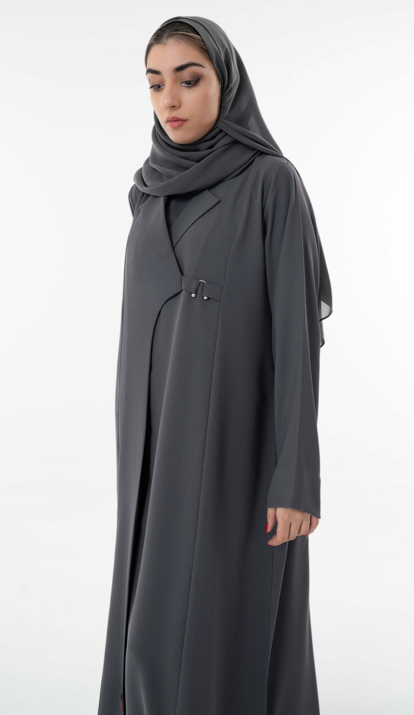 Grey Abaya With Notched Collar And An Elegant Metallic Buckle