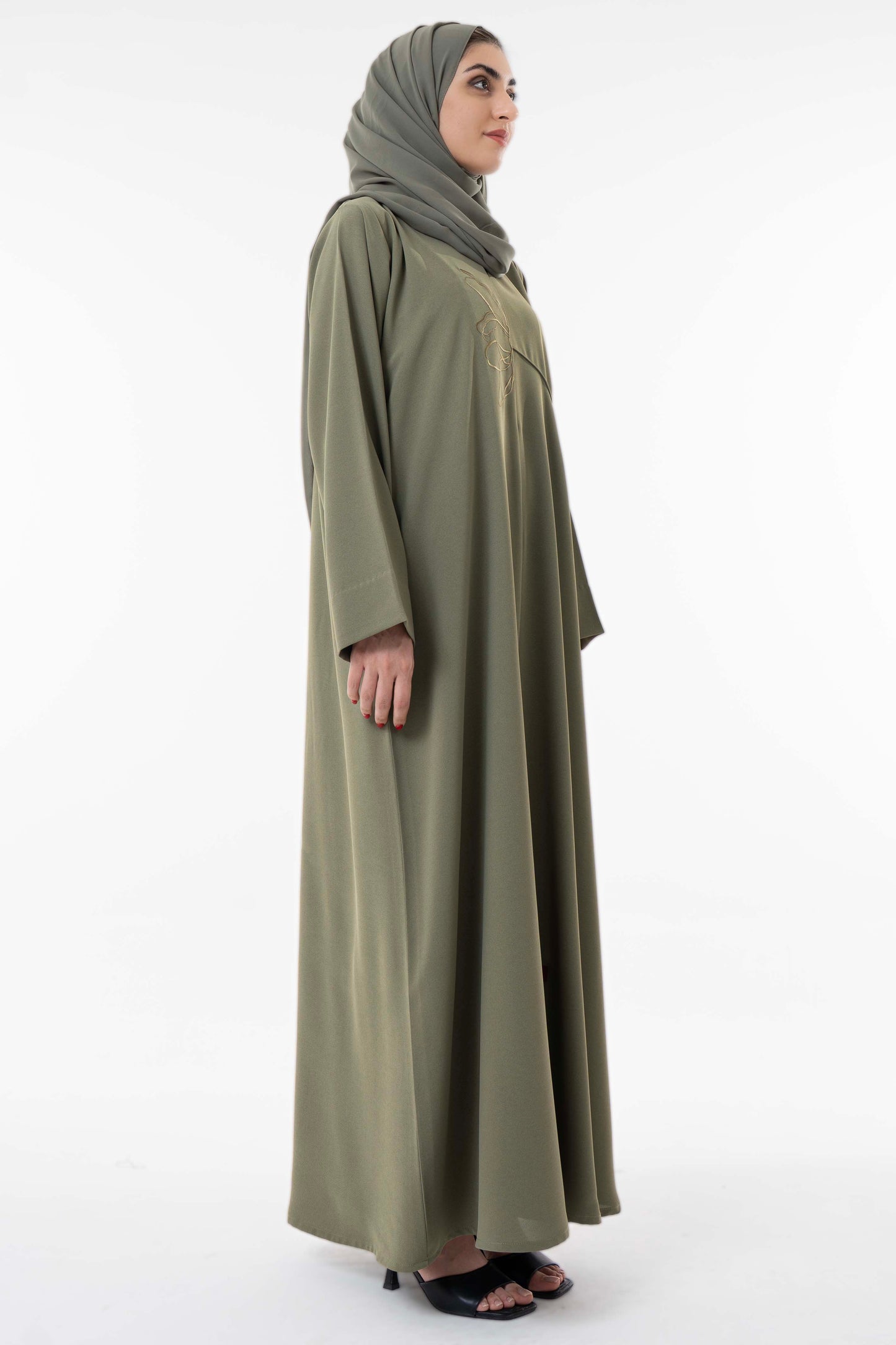Abaya With Delicate Floral Line Embroidery