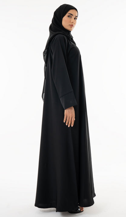 Elegant Pin-tuck Detailing On The Front Panel Of The Abaya