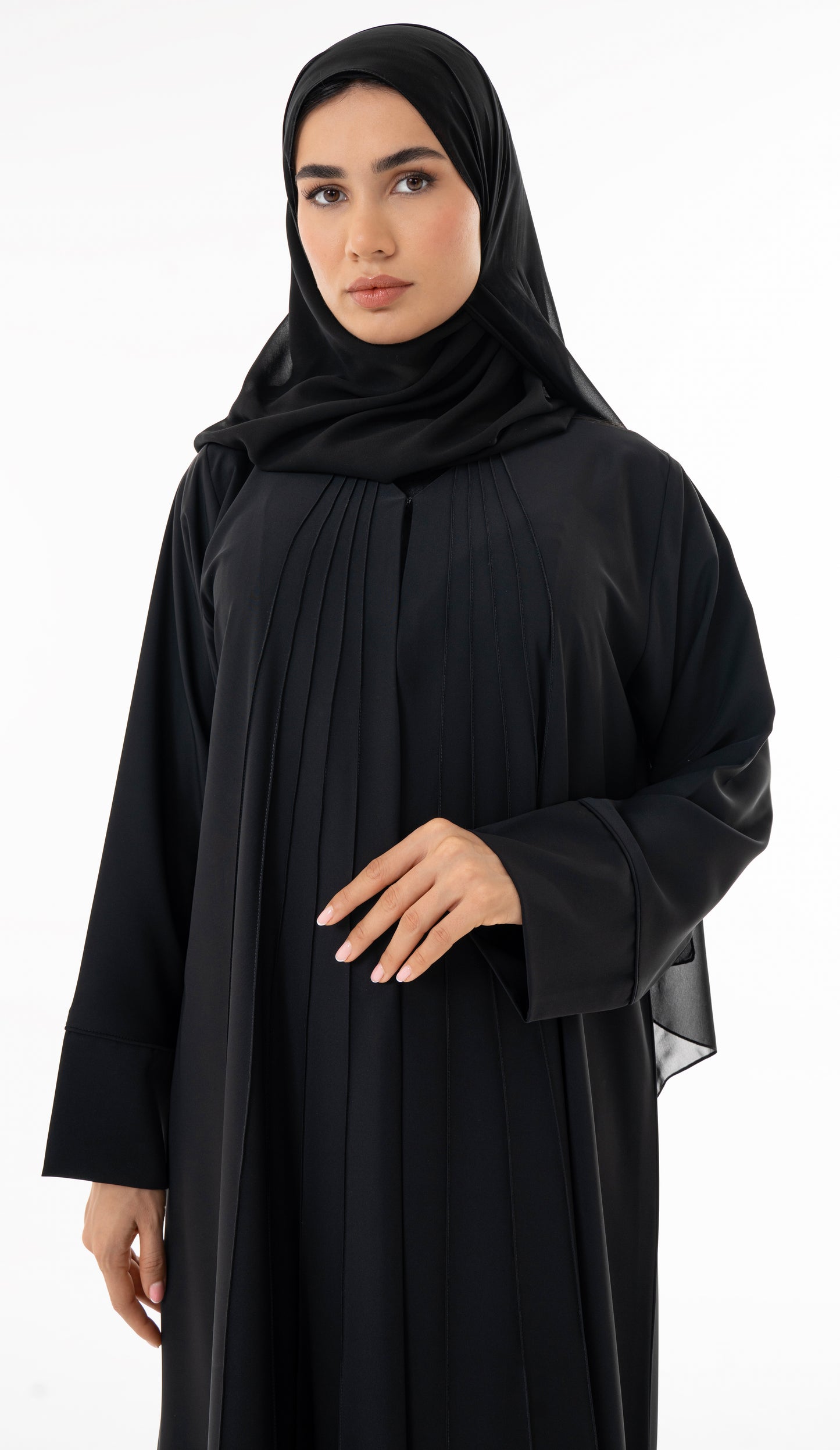 Elegant Pin-tuck Detailing On The Front Panel Of The Abaya