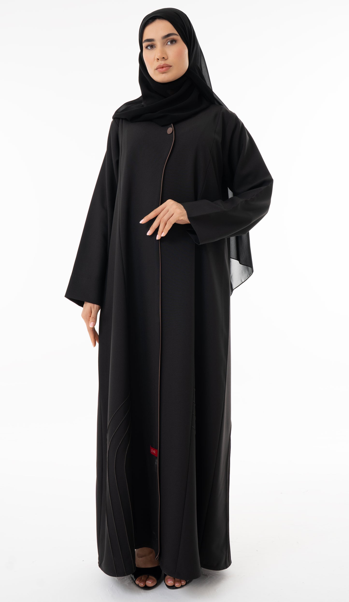 Abaya With Delicate Pin-tuck Detailing In The Front And Back And Contrast Piping In The Front