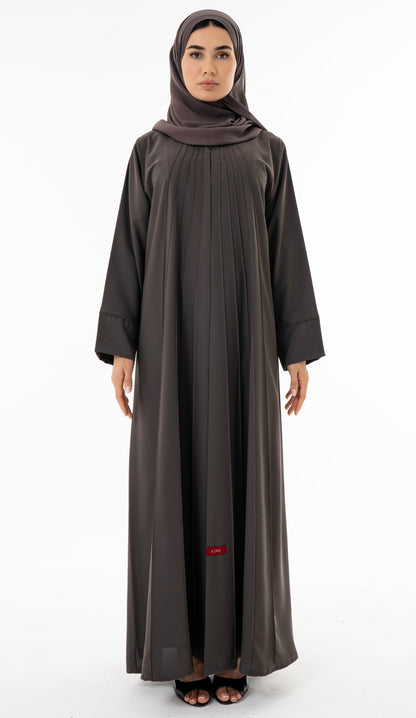 Elegant Pin-tuck Detailing On The Front Panel Of The Abaya