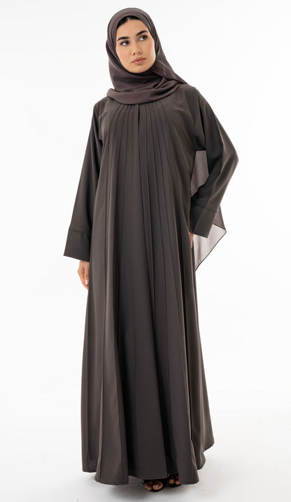 Elegant Pin-tuck Detailing On The Front Panel Of The Abaya