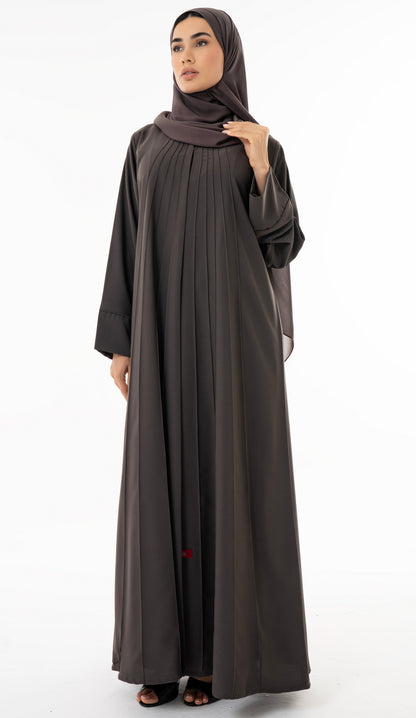 Elegant Pin-tuck Detailing On The Front Panel Of The Abaya