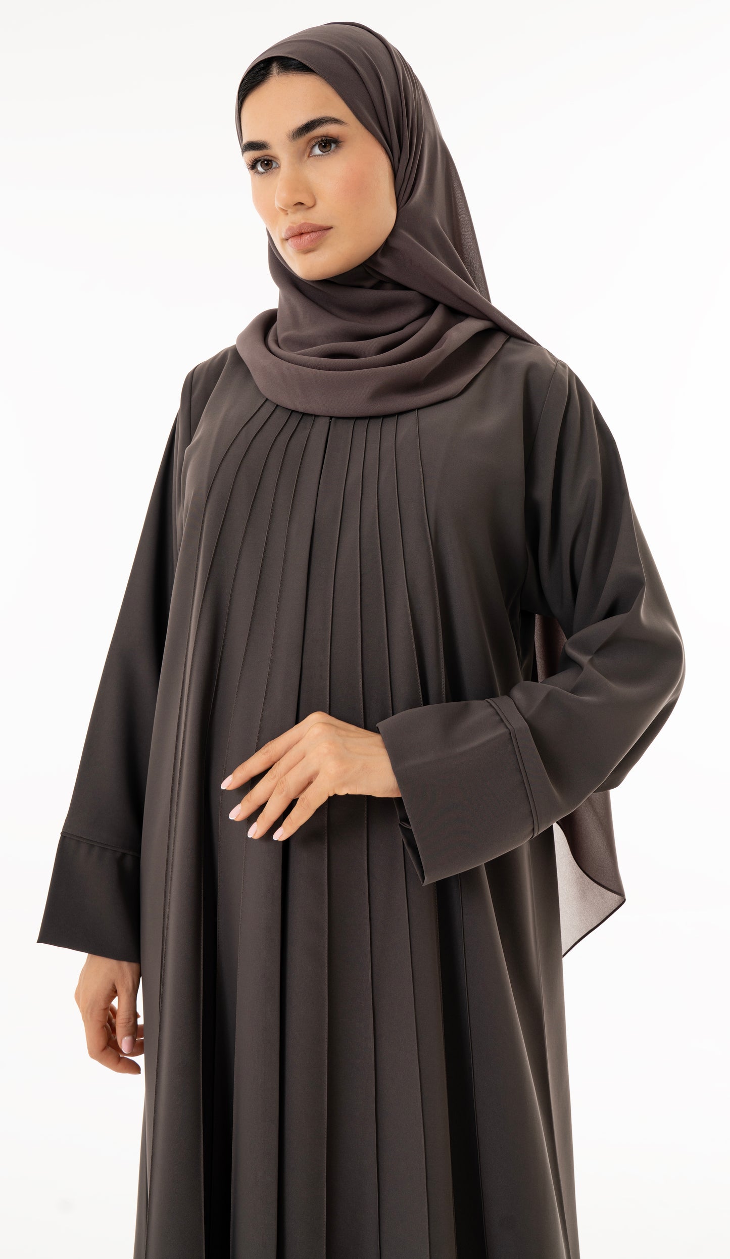 Elegant Pin-tuck Detailing On The Front Panel Of The Abaya